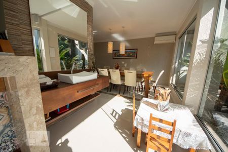 Casa à venda com 680m², 3 quartos e 2 vagasSalão de festas