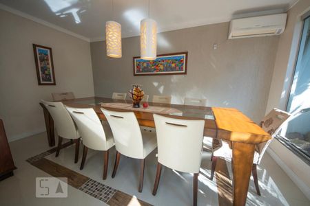 Casa à venda com 680m², 3 quartos e 2 vagasSalão de festas