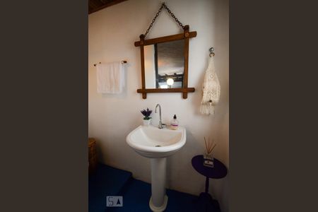 Casa à venda com 500m², 6 quartos e sem vaga Casa à venda com 500m², 6 quartos e sem vagaLavabo