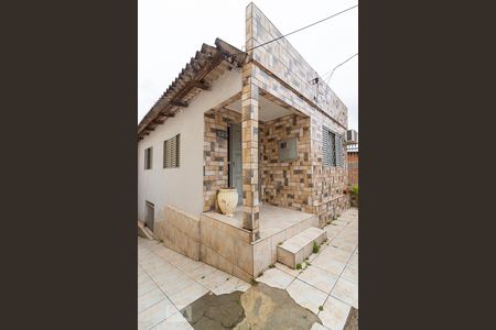 Casa à venda com 136m², 3 quartos e 1 vaga Casa à venda com 136m², 3 quartos e 1 vagaFachada