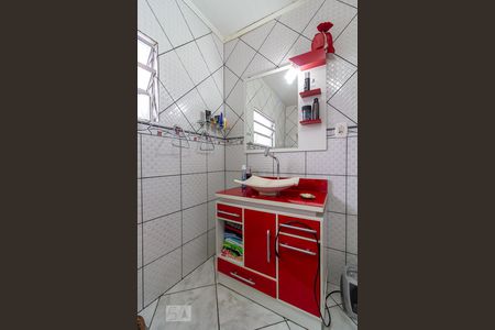 Casa à venda com 136m², 3 quartos e 1 vaga Casa à venda com 136m², 3 quartos e 1 vagaBanheiro