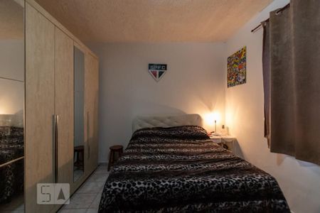 Casa à venda com 250m², 3 quartos e 2 vagas Casa à venda com 250m², 3 quartos e 2 vagasQuarto