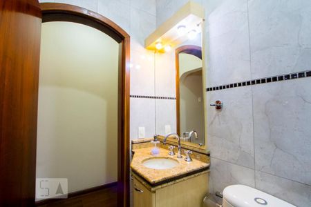 Casa à venda com 225m², 3 quartos e 4 vagas Casa à venda com 225m², 3 quartos e 4 vagasBanheiro social 1