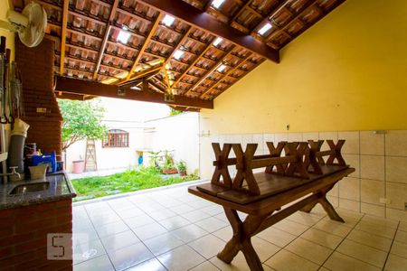 Casa à venda com 225m², 3 quartos e 4 vagas Casa à venda com 225m², 3 quartos e 4 vagasEspaço gourmet