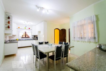 Casa à venda com 225m², 3 quartos e 4 vagas Casa à venda com 225m², 3 quartos e 4 vagasCopa