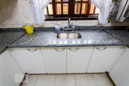 Casa à venda com 225m², 3 quartos e 4 vagas Casa à venda com 225m², 3 quartos e 4 vagasCozinha