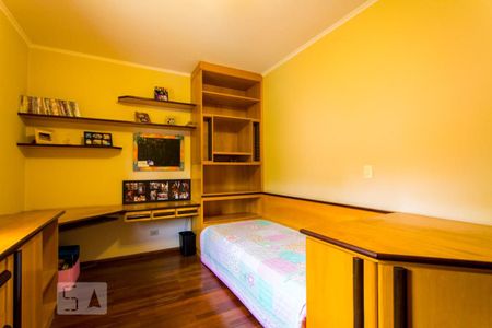 Casa à venda com 225m², 3 quartos e 4 vagas Casa à venda com 225m², 3 quartos e 4 vagasQuarto 3