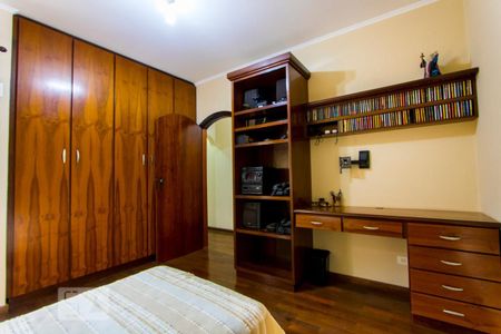 Casa à venda com 225m², 3 quartos e 4 vagas Casa à venda com 225m², 3 quartos e 4 vagasQuarto 2