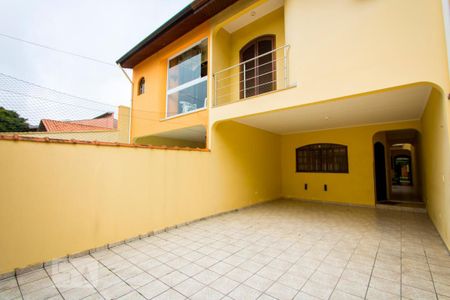 Casa à venda com 225m², 3 quartos e 4 vagas Casa à venda com 225m², 3 quartos e 4 vagasGaragem