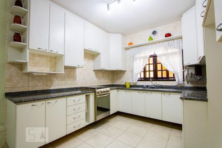 Casa à venda com 225m², 3 quartos e 4 vagas Casa à venda com 225m², 3 quartos e 4 vagasCozinha