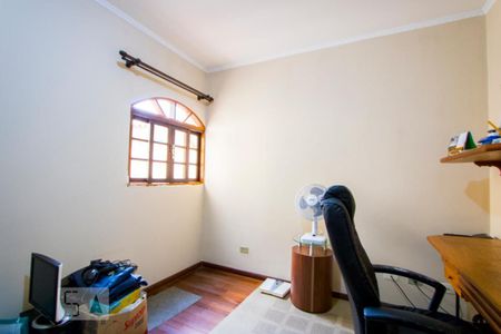 Casa à venda com 225m², 3 quartos e 4 vagas Casa à venda com 225m², 3 quartos e 4 vagasEscritório