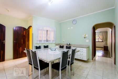 Casa à venda com 225m², 3 quartos e 4 vagas Casa à venda com 225m², 3 quartos e 4 vagasCopa