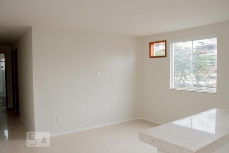 Sala de apartamento para alugar com 2 quartos, 60m² em Vila Valqueire, Rio de Janeiro