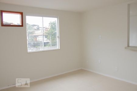 Sala de apartamento para alugar com 2 quartos, 60m² em Vila Valqueire, Rio de Janeiro
