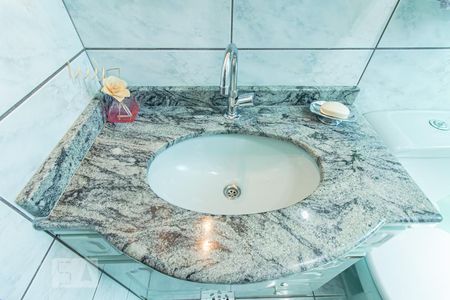 Casa à venda com 335m², 4 quartos e 3 vagasBanheiro 2