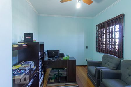 Casa à venda com 335m², 4 quartos e 3 vagasQuarto 2