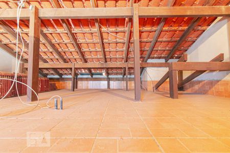 Casa à venda com 335m², 4 quartos e 3 vagasSótão