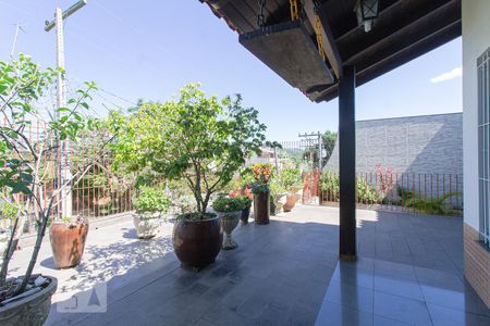 Casa à venda com 335m², 4 quartos e 3 vagasVaranda