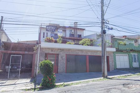 Casa à venda com 335m², 4 quartos e 3 vagasFachada