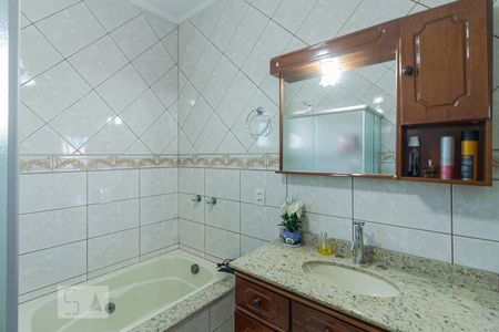 Casa à venda com 335m², 4 quartos e 3 vagasBanheiro da Suíte