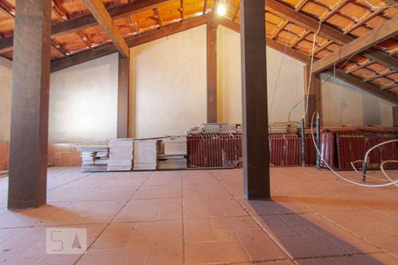 Casa à venda com 335m², 4 quartos e 3 vagasSótão