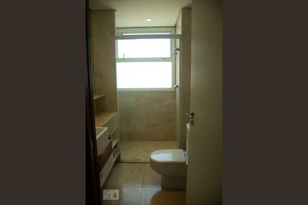 Apartamento à venda com 510m², 4 quartos e 6 vagas Apartamento à venda com 510m², 4 quartos e 6 vagasBanheiro Suíte 1