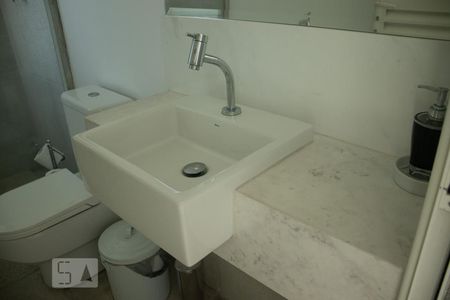 Apartamento à venda com 510m², 4 quartos e 6 vagas Apartamento à venda com 510m², 4 quartos e 6 vagasBanheiro