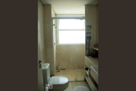 Apartamento à venda com 510m², 4 quartos e 6 vagas Apartamento à venda com 510m², 4 quartos e 6 vagasBanheiro Suíte 2