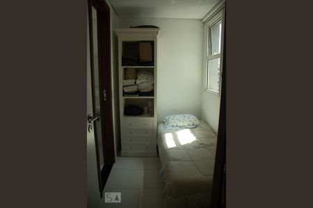 Apartamento à venda com 510m², 4 quartos e 6 vagas Apartamento à venda com 510m², 4 quartos e 6 vagasQuarto de Serviço