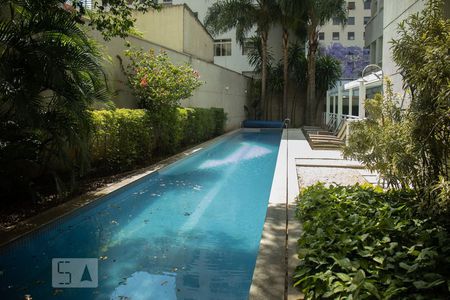 Apartamento à venda com 510m², 4 quartos e 6 vagas Apartamento à venda com 510m², 4 quartos e 6 vagasÁrea comum - Piscina