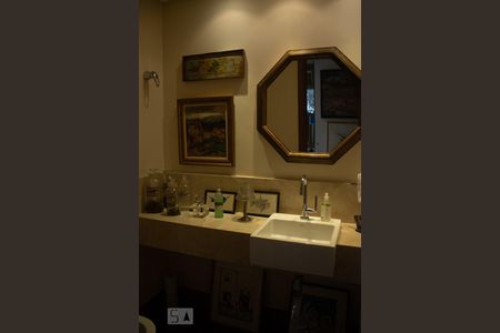 Apartamento à venda com 510m², 4 quartos e 6 vagas Apartamento à venda com 510m², 4 quartos e 6 vagasLavabo