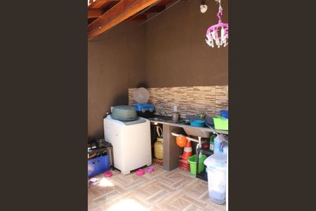 Casa à venda com 92m², 2 quartos e 1 vagaQuintal