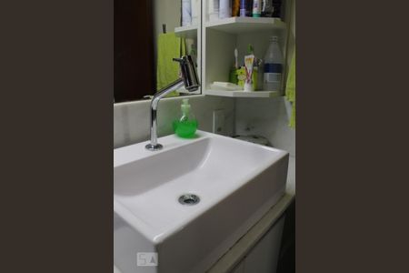 Casa à venda com 92m², 2 quartos e 1 vagaDetalhe banheiro