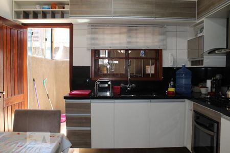 Casa à venda com 92m², 2 quartos e 1 vagaCozinha - Armários