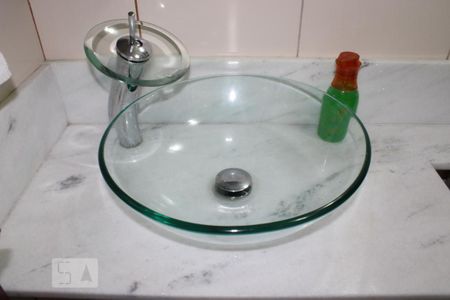 Casa à venda com 92m², 2 quartos e 1 vagaDetalhe banheiro