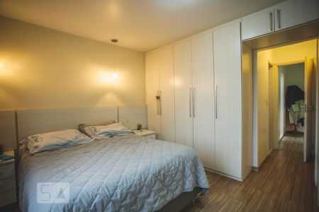Casa à venda com 250m², 4 quartos e 2 vagas Casa à venda com 250m², 4 quartos e 2 vagasSuíte 1