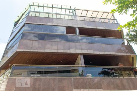 Apartamento à venda com 420m², 3 quartos e 3 vagasFachada