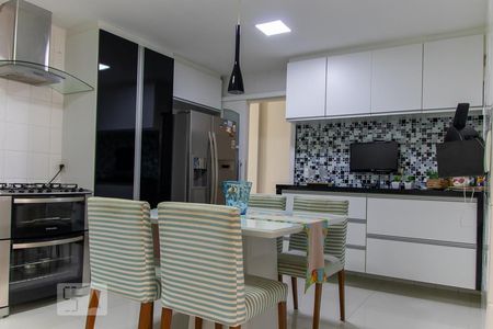 Apartamento à venda com 420m², 3 quartos e 3 vagasCozinha