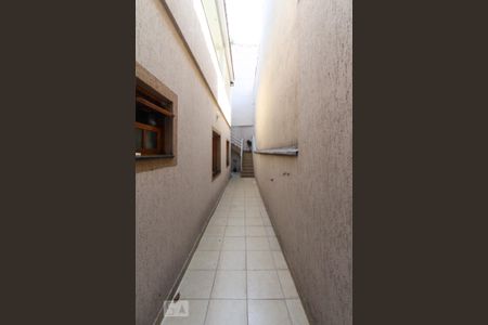 Casa à venda com 160m², 2 quartos e 4 vagasCorredor externo