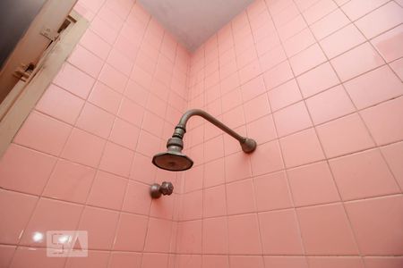 Apartamento à venda com 169m², 3 quartos e sem vaga Apartamento à venda com 169m², 3 quartos e sem vagaChuveiro