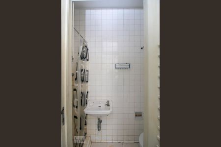 Apartamento à venda com 169m², 3 quartos e sem vaga Apartamento à venda com 169m², 3 quartos e sem vagaBanheiro de Serviço