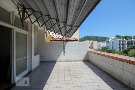 Apartamento à venda com 169m², 3 quartos e sem vaga Apartamento à venda com 169m², 3 quartos e sem vagaCobertura