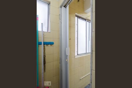 Apartamento à venda com 65m², 2 quartos e 1 vaga Apartamento à venda com 65m², 2 quartos e 1 vagaBanheiro de serviço