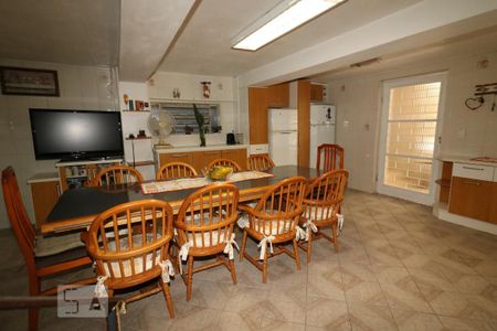 Casa à venda com 267m², 4 quartos e 4 vagasCozinha