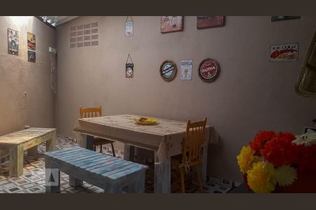 Casa à venda com 75m², 2 quartos e 1 vaga Casa à venda com 75m², 2 quartos e 1 vagaÁrea de Serviço
