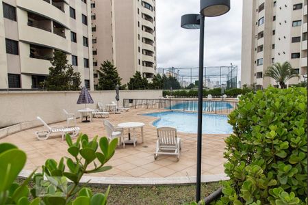 Apartamento à venda com 70m², 2 quartos e 2 vagas Apartamento à venda com 70m², 2 quartos e 2 vagasPiscina