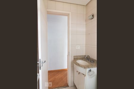 Apartamento à venda com 70m², 2 quartos e 2 vagas Apartamento à venda com 70m², 2 quartos e 2 vagasBanheiro