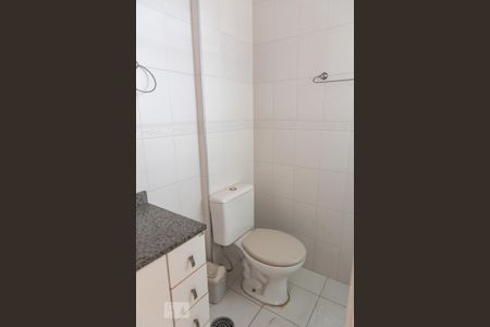 Apartamento à venda com 70m², 2 quartos e 2 vagas Apartamento à venda com 70m², 2 quartos e 2 vagasBanheiro da suíte