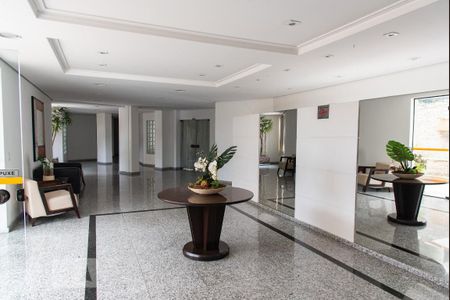 Apartamento à venda com 70m², 2 quartos e 2 vagas Apartamento à venda com 70m², 2 quartos e 2 vagasHall de entrada