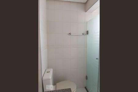 Apartamento à venda com 70m², 2 quartos e 2 vagas Apartamento à venda com 70m², 2 quartos e 2 vagasBanheiro da suíte